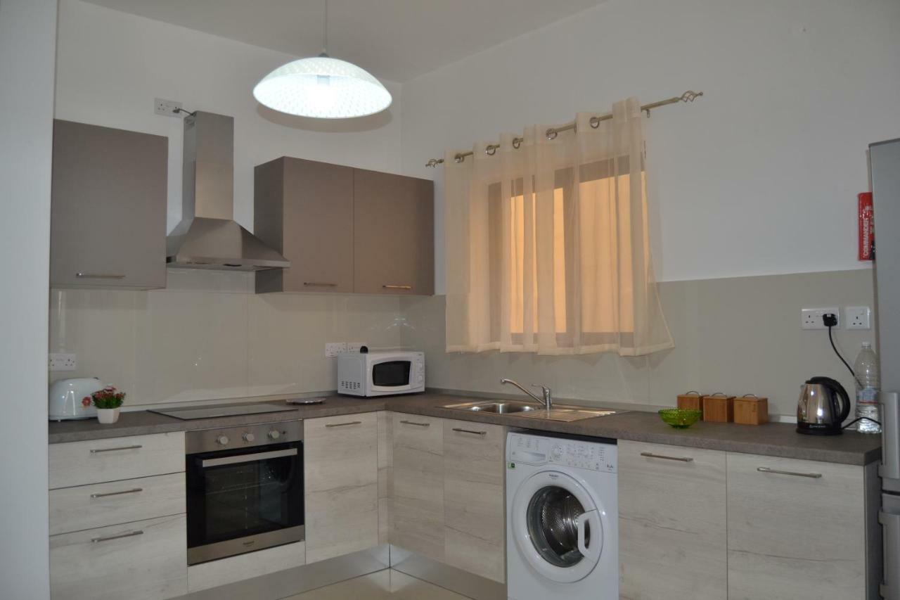 Mellieha Town Centre Bright & Spacious 3 Bedroom Apartment Exterior foto