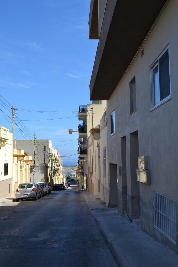 Mellieha Town Centre Bright & Spacious 3 Bedroom Apartment Exterior foto