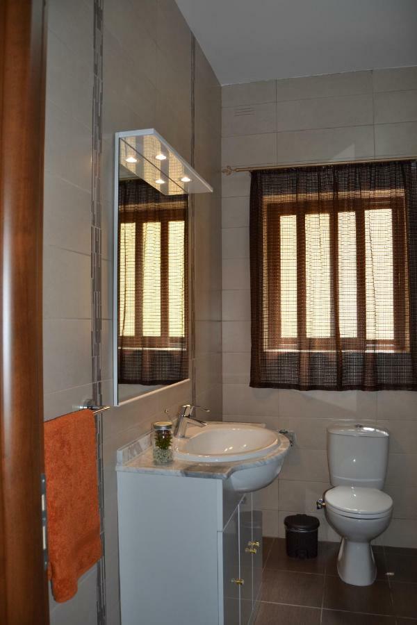 Mellieha Town Centre Bright & Spacious 3 Bedroom Apartment Exterior foto