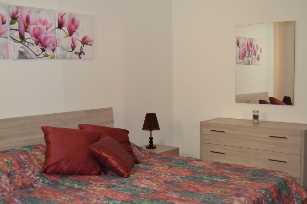 Mellieha Town Centre Bright & Spacious 3 Bedroom Apartment Exterior foto